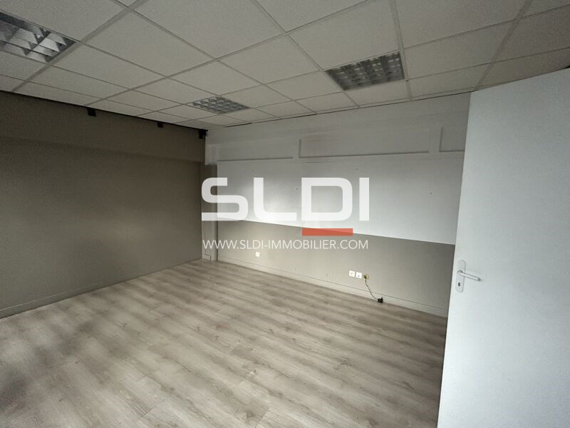 Locaux d'activités A LOUER - GENAY - 331 m²