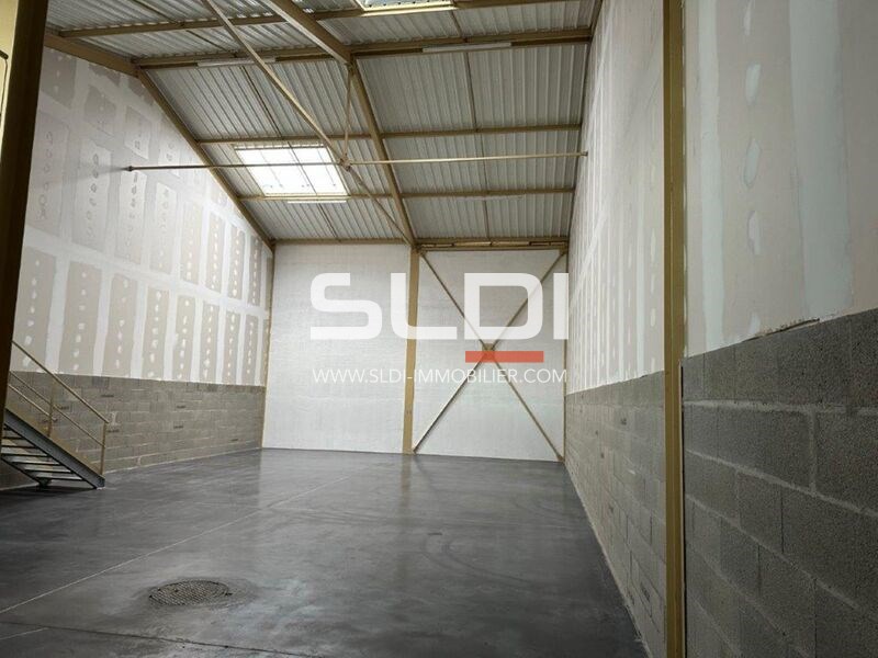 Locaux d'activités A VENDRE OU A LOUER - BOURGOIN JALLIEU - 234 m²