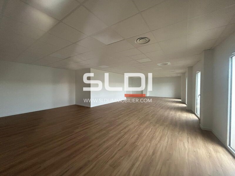 Locaux d'activités A VENDRE OU A LOUER - GENAY - 475 m²