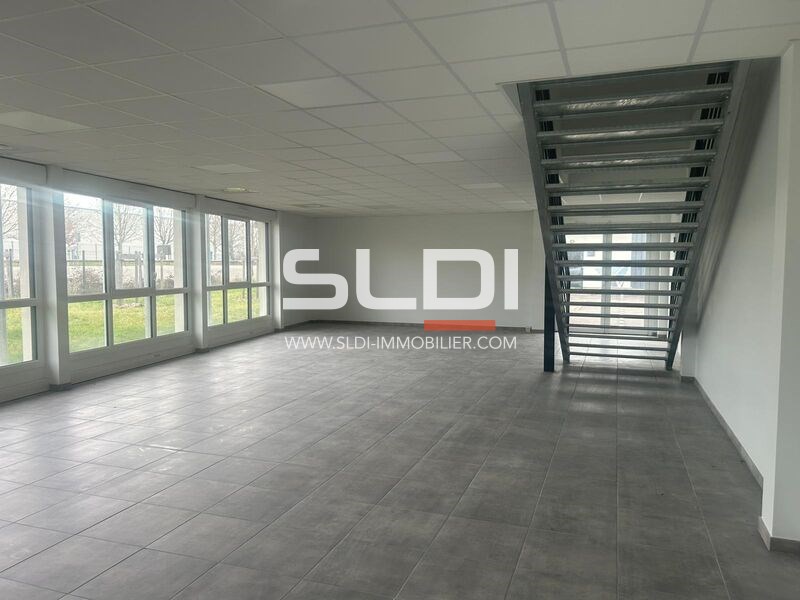 Locaux d'activités A VENDRE OU A LOUER - GENAY - 475 m²