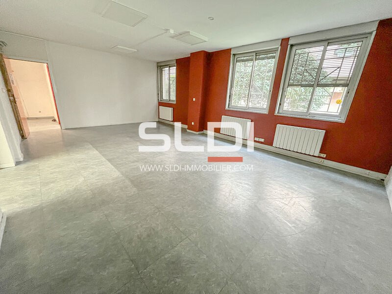 Locaux d'activités A LOUER - VILLEURBANNE - 267 m²