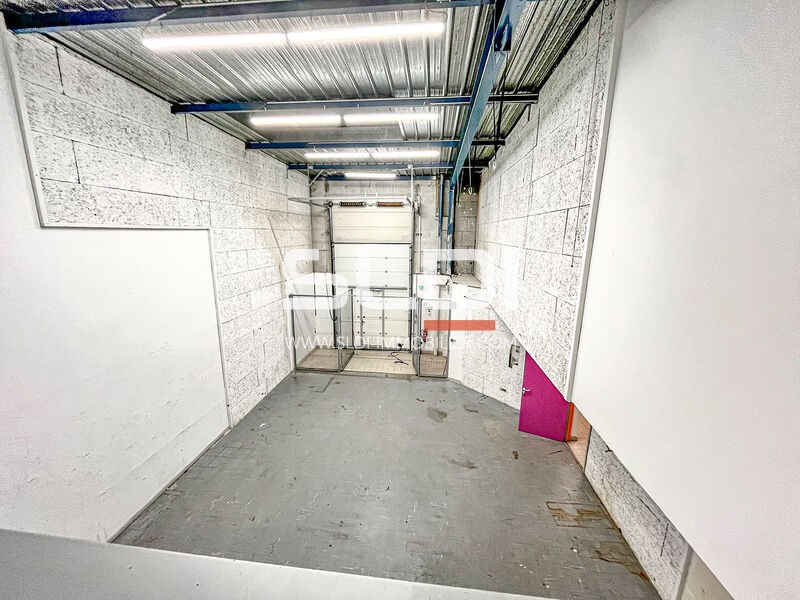 Locaux d'activités A LOUER - VILLEURBANNE - 267 m²