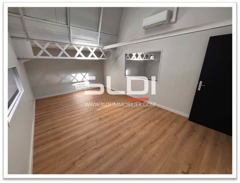 Locaux d'activités A LOUER - VENISSIEUX - 794 m²