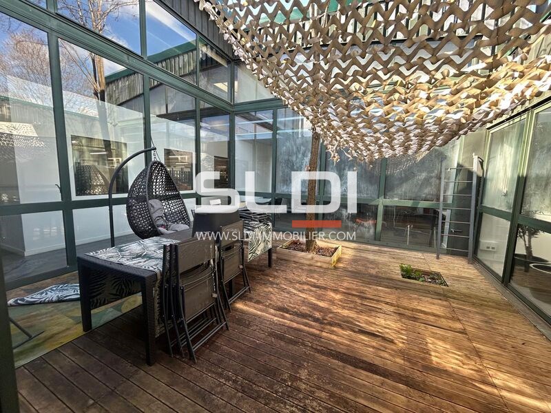 Locaux d'activités A LOUER - CHAMPAGNE AU MONT D'OR - 1 735 m²