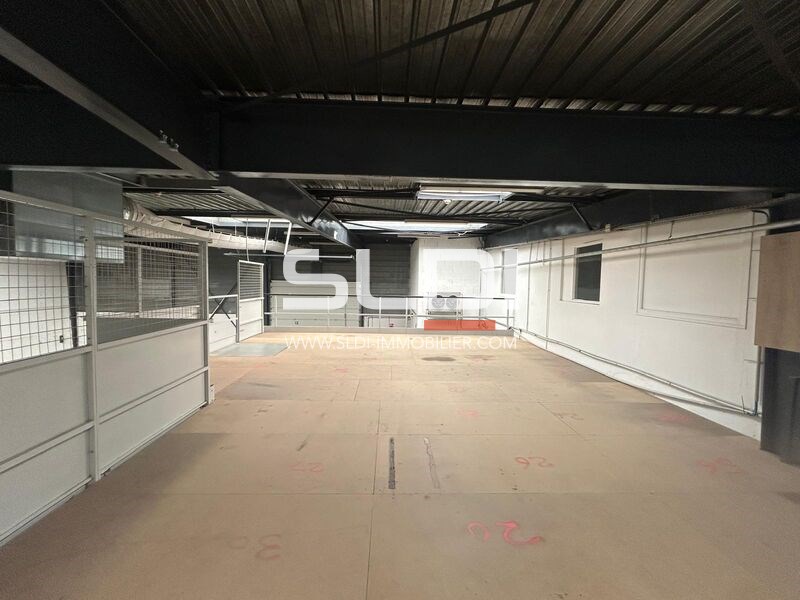 Locaux d'activités A LOUER - DARDILLY - 1 854 m²