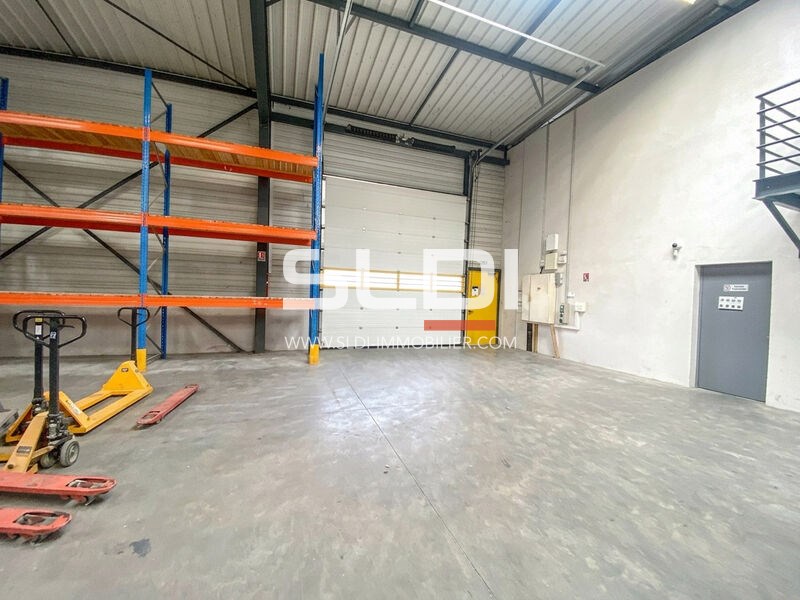Locaux d'activités A LOUER - VAULX EN VELIN - 931 m²