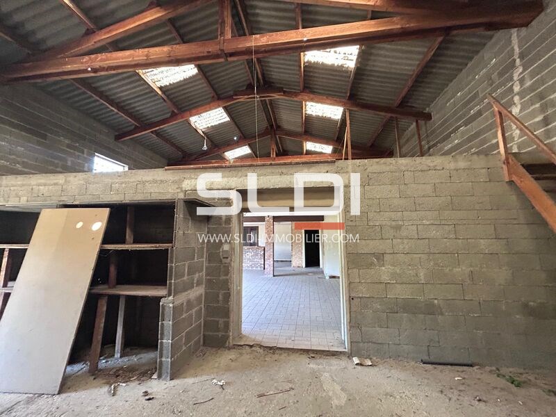 Locaux d'activités A LOUER - LETRA - 425 m²