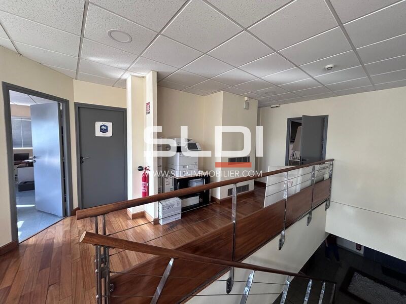 Locaux d'activités A VENDRE - LES ÉCHETS - 4 223 m²