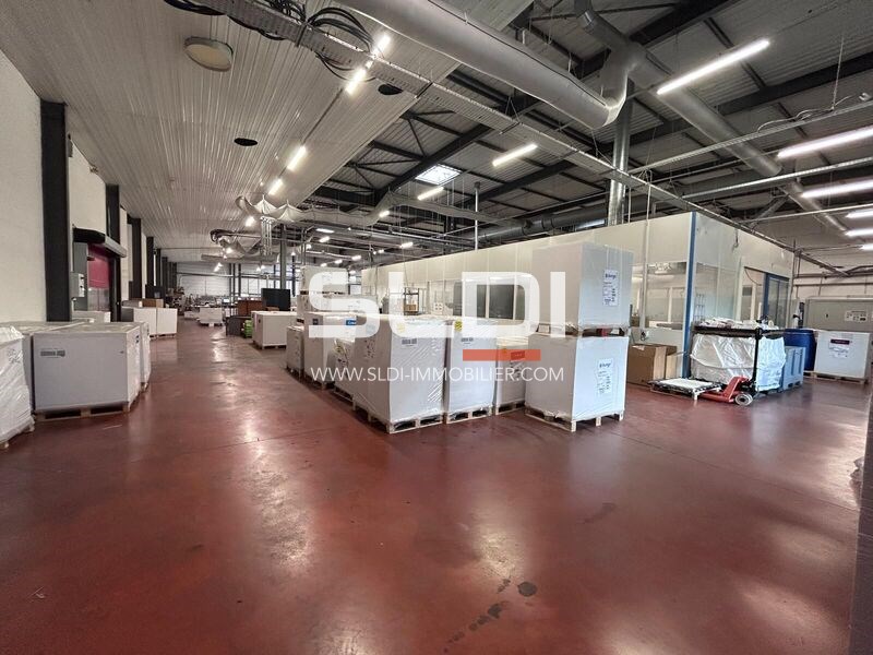 Locaux d'activités A VENDRE - LES ÉCHETS - 4 223 m²
