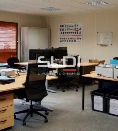 Activités A LOUER - ARNAS - 1 440 m² Activités A LOUER - ARNAS - 1 440 m²
