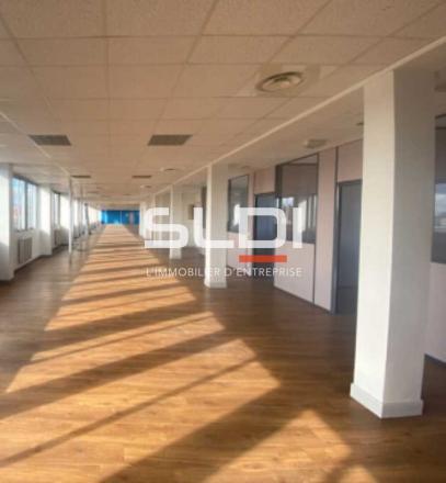 Bureaux A LOUER - SAINT PRIEST - 241 m²