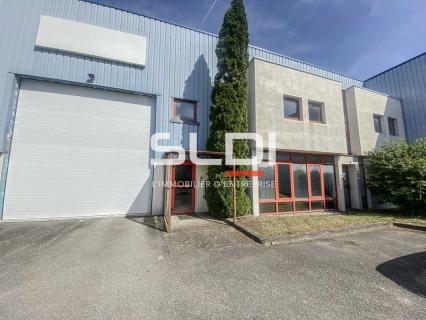 Activités A LOUER - GENAS - 318 m² Activités A LOUER - GENAS - 318 m²