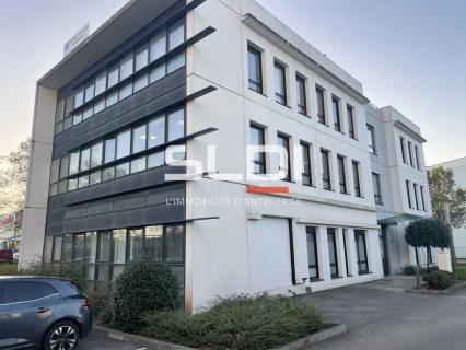 Activités A VENDRE OU A LOUER - SAINT PRIEST - 233 m² Activités A VENDRE OU A LOUER - SAINT PRIEST - 233 m²