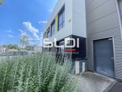 Activités A LOUER - VAULX EN VELIN - 615 m² Activités A LOUER - VAULX EN VELIN - 615 m²