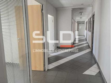 Bureaux A LOUER - VAULX EN VELIN - 200 m² Bureaux A LOUER - VAULX EN VELIN - 200 m²