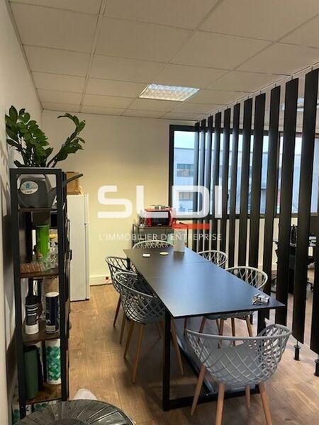 Bureaux A LOUER - VILLEURBANNE - 100 m²