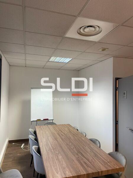 Bureaux A LOUER - VILLEURBANNE - 385 m²