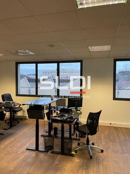Bureaux A LOUER - VILLEURBANNE - 385 m²