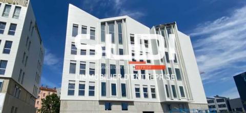Activités A LOUER - LYON - 729 m² Activités A LOUER - LYON - 729 m²