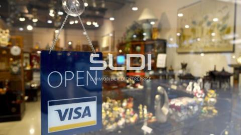 Commerces A LOUER - VENISSIEUX - 165 m²