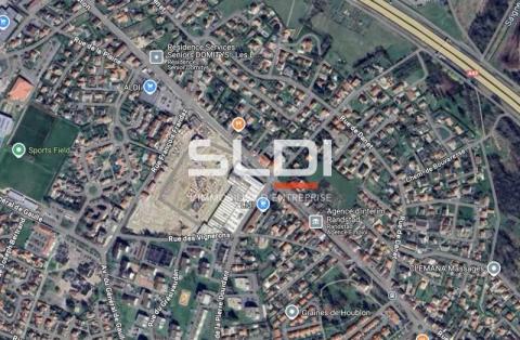 Commerces A VENDRE - LA VERPILLIERE - 151 m²