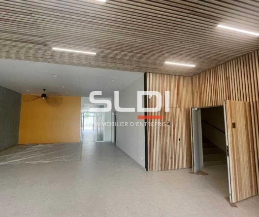 Bureaux A VENDRE OU A LOUER - VILLEURBANNE - 825 m² Bureaux A VENDRE OU A LOUER - VILLEURBANNE - 825 m²