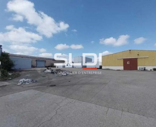 Entrepôts/Messagerie A VENDRE - JONAGE - 3 600 m²
