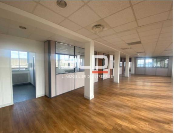 Bureaux A LOUER - SAINT PRIEST - 241 m²