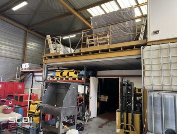 Activités A LOUER - VENISSIEUX - 715 m²