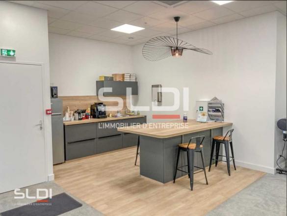 Bureaux A LOUER - DOMMARTIN - 200 m²