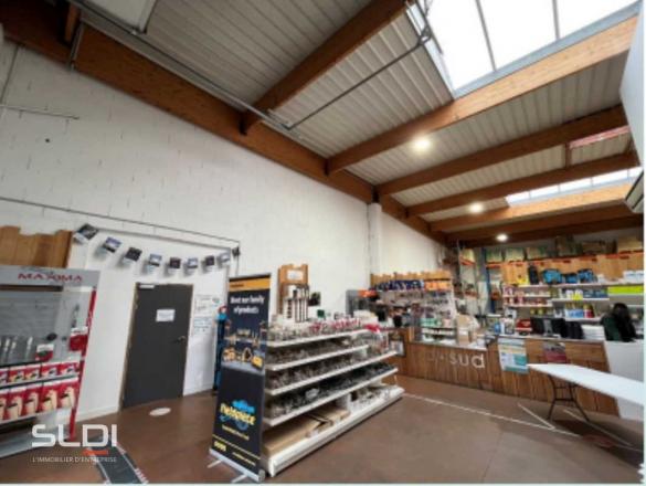 Activités A LOUER - DECINES CHARPIEU - 887 m²