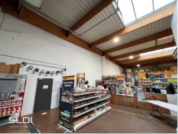 Activités A LOUER - DECINES CHARPIEU - 784 m²