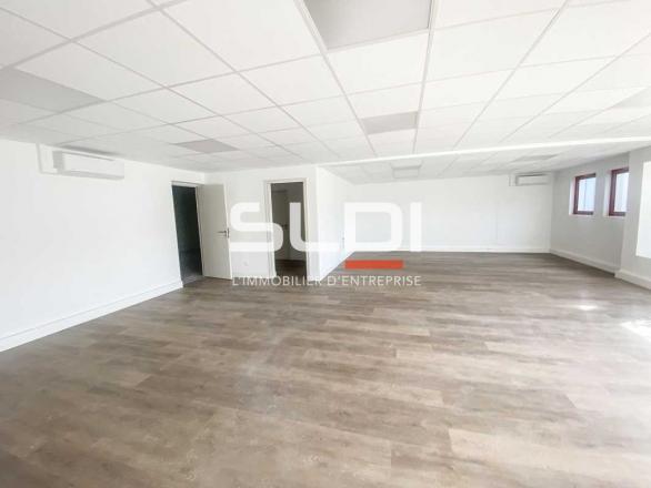 Activités A LOUER - GENAS - 318 m²