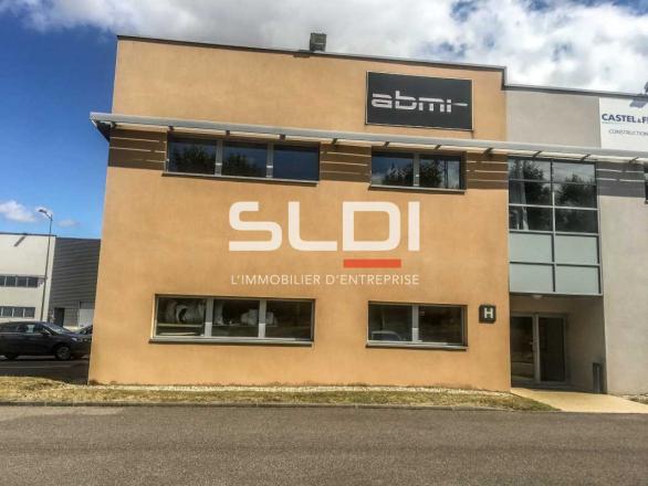 Bureaux A VENDRE OU A LOUER - GENAS - 2 081 m²