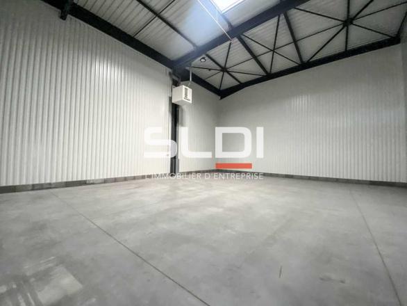 Activités A LOUER - SAINT PRIEST - 2 922 m²