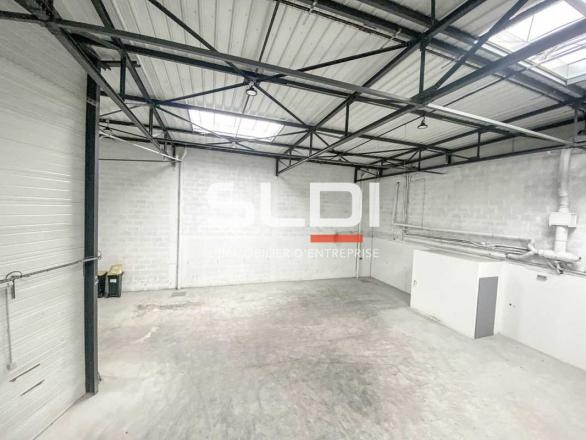 Activités A VENDRE OU A LOUER - SAINT PRIEST - 500 m²