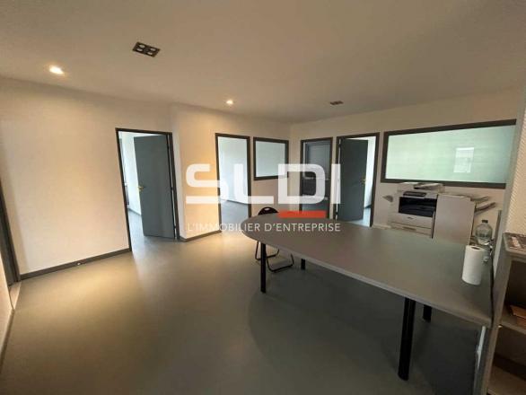 Bureaux A LOUER - TASSIN LA DEMI LUNE - 150 m²