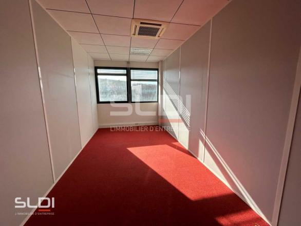 Bureaux A LOUER - SAINT PRIEST - 274 m²
