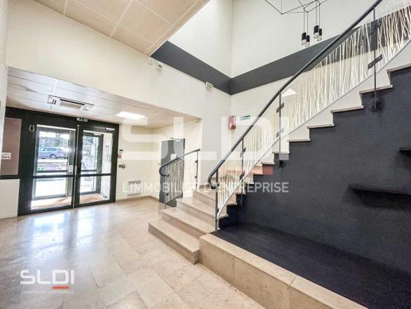 Bureaux A LOUER - LIMONEST - 826 m²