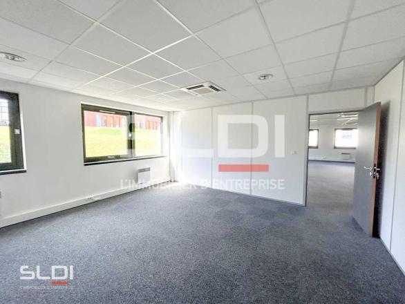 Bureaux A LOUER - LIMONEST - 826 m²