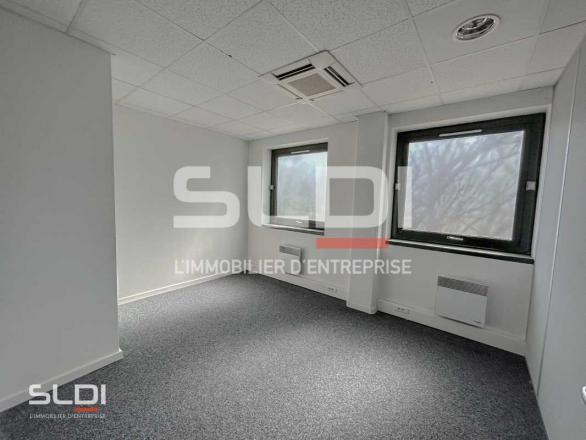 Bureaux A LOUER - LIMONEST - 826 m²
