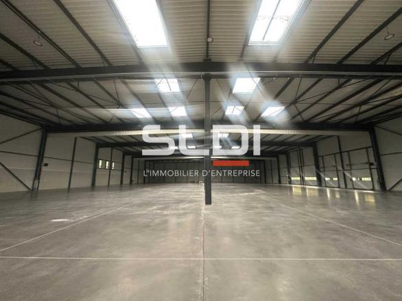 Activités A LOUER - SAINT LAURENT DE MURE - 4 560 m² Activités A LOUER - SAINT LAURENT DE MURE - 4 560 m²