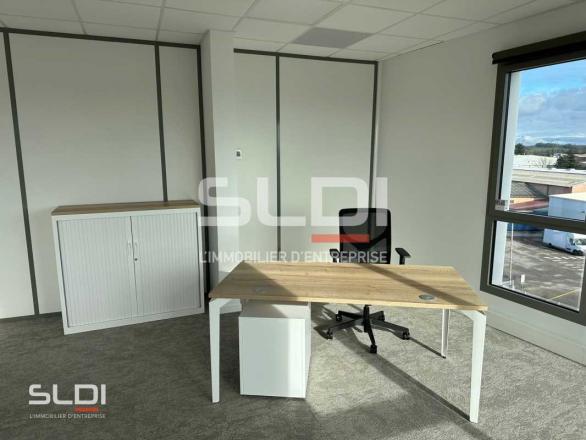 Bureaux A LOUER - CHASSIEU - 51 m²