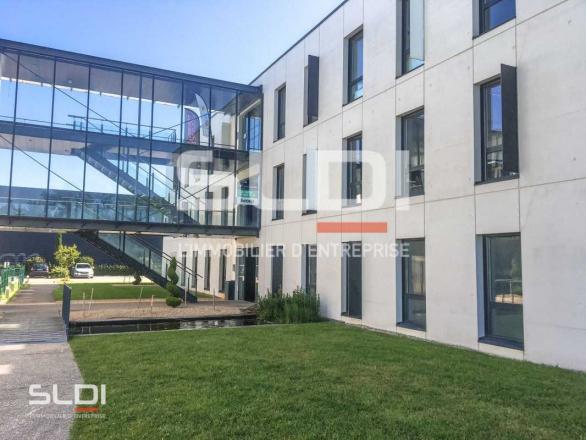 Bureaux A LOUER - SAINT PRIEST - 268 m²