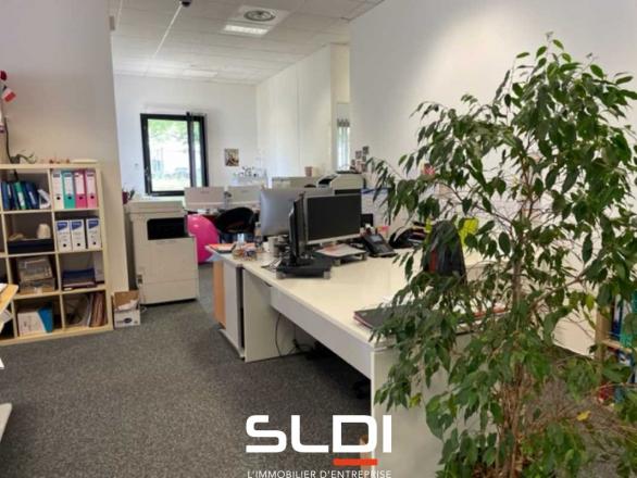 Activités A VENDRE OU A LOUER - SAINT PRIEST - 233 m²