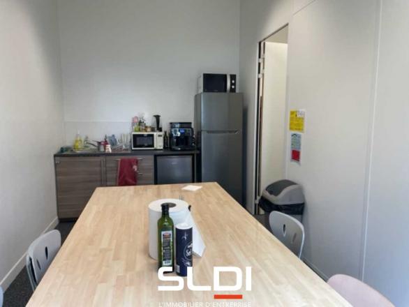 Activités A LOUER - SAINT PRIEST - 233 m²