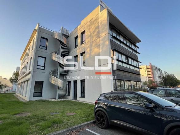 Activités A VENDRE OU A LOUER - SAINT PRIEST - 233 m²