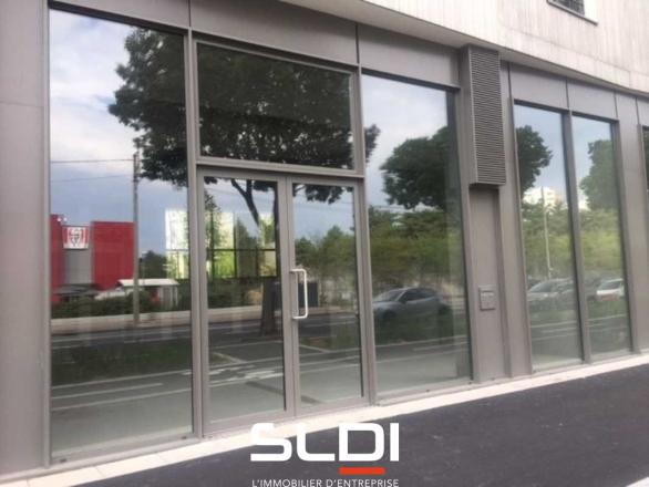 Commerces A LOUER - VILLEURBANNE - 110 m²