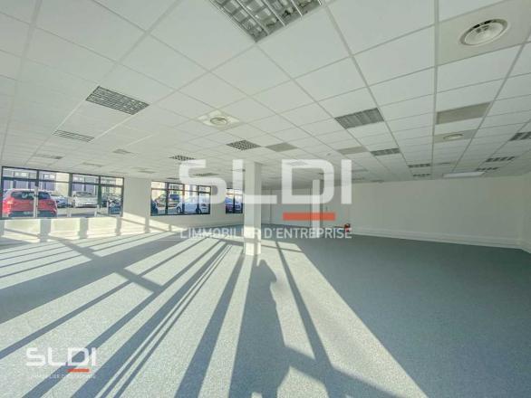 Commerces A LOUER - VILLEFRANCHE SUR SAONE - 577 m²