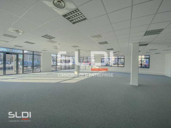 Commerces A LOUER - VILLEFRANCHE SUR SAONE - 577 m²